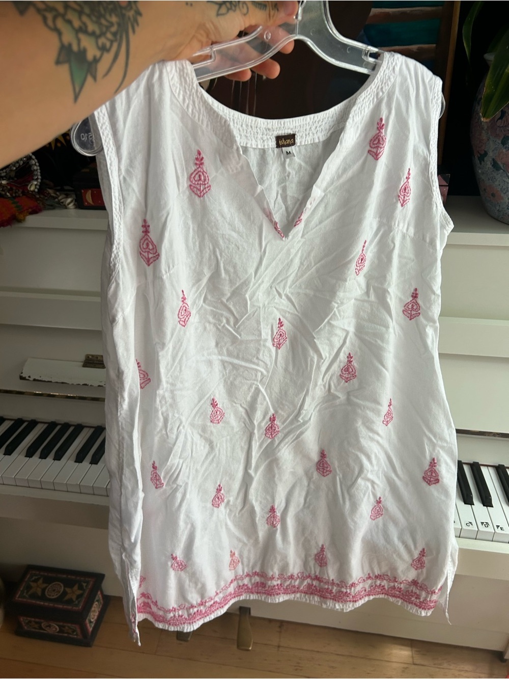 Isharya White Cotton Embroidered Tunic Top Pink Sleeveless Boho Women’s M